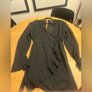 Lea & Viola Black Ruffle-Trimmed Wrap Dress - L